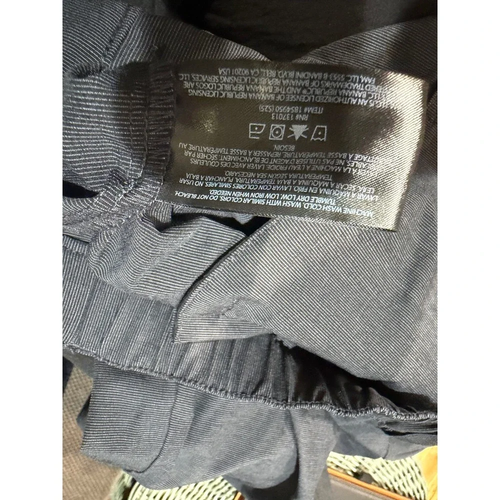 Banana Republic Core Temp Mens Shorts Charcoal Gray Micro Stripe Elastic Back 37